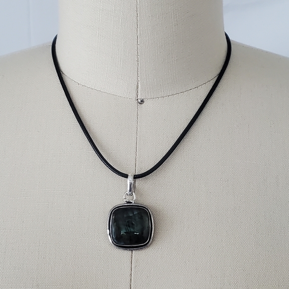 Handmade Labradorite Gemstone Set in 925 Sterling Silver Pendant 1.38", NWT - Picture 13 of 13